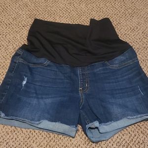 Maternity shorts
